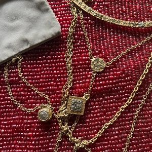 Tat2 retired necklace. Gorgeous and excellent condition.